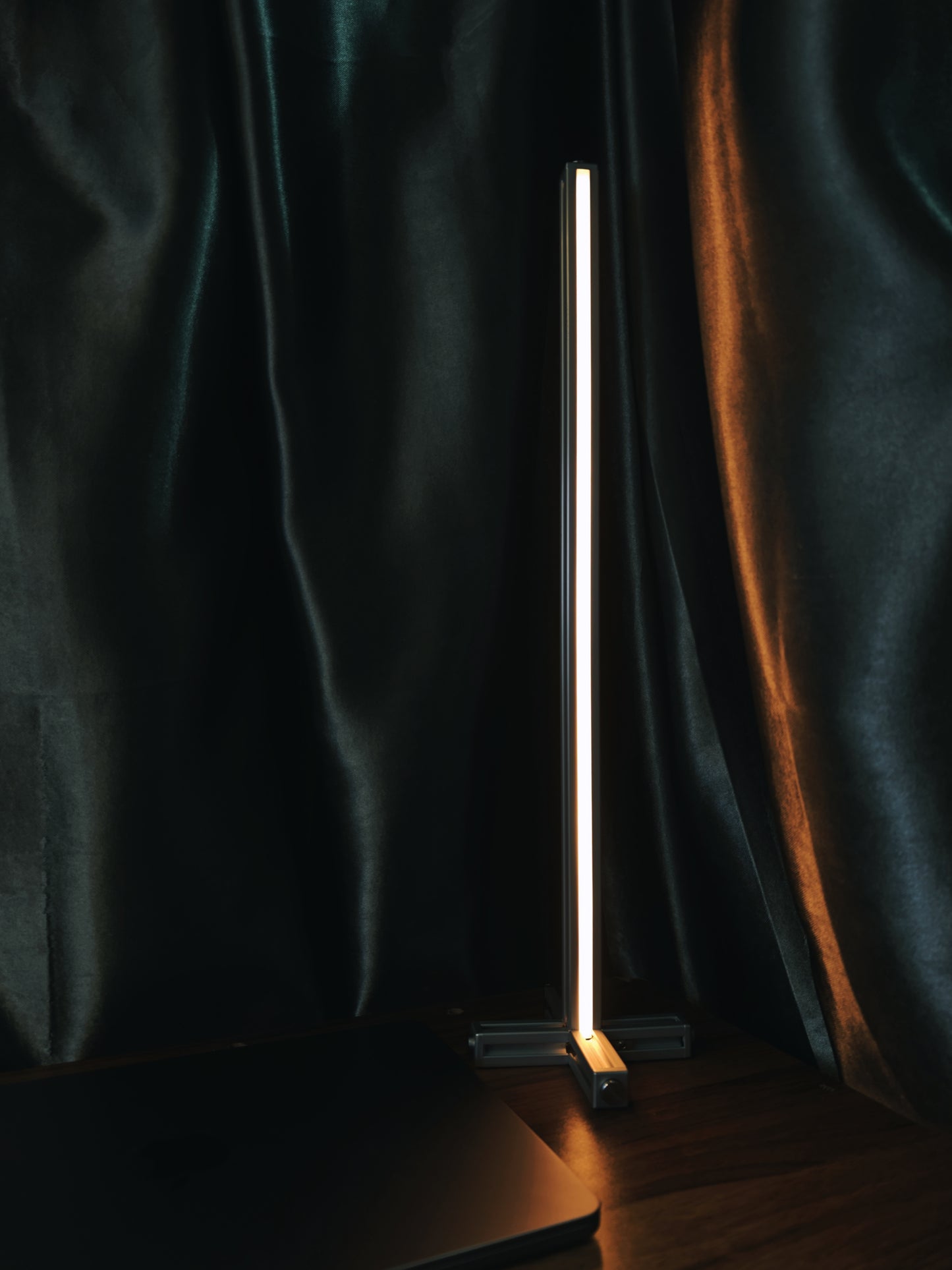 Desktop pillar lamp